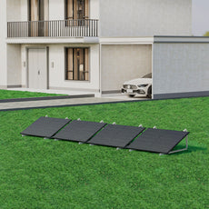 ALLDREI Balkonkraftwerk mit Garten / Flachdach Halterung in einem Garten mit Solarmodulen installiert.